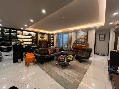 Bán nhà Quận Phú Nhuận 5 tầng đẹp, dân trí tốt hẻm thông mát giá chỉ 10 tỷ